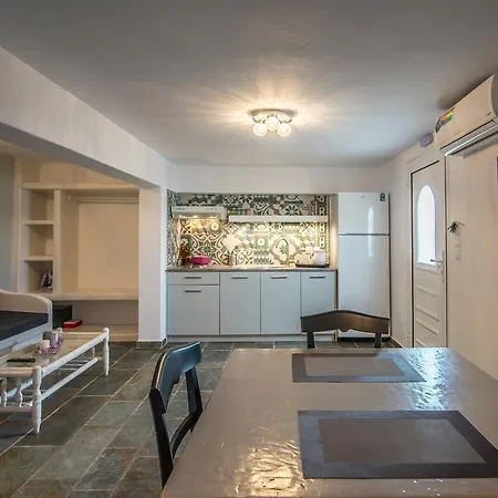 Lejlighed Eiriana Luxury Plaka (Milos)