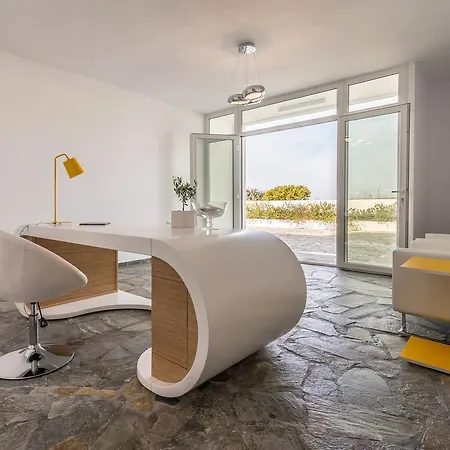 Eiriana Luxury Apartment Plaka (Milos)